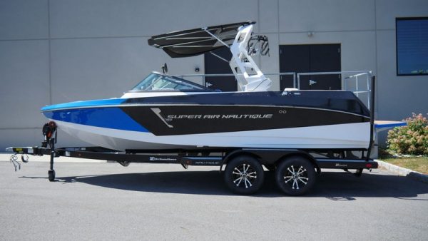 2019 Nautique 210