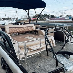 2025 Godfrey AquaPatio 25′ Flip Lounge Tritoon – 255 SFL