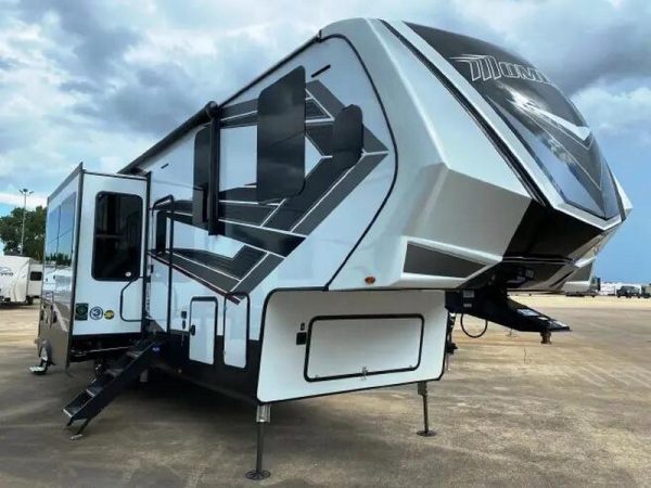 2022 Grand Design MOMENTUM M-CLASS 351MR