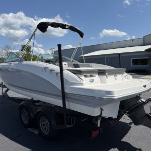 2022 Chaparral 23 SSi