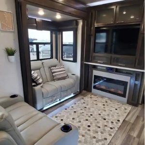 2021 Dutchmen VOLTAGE 4195