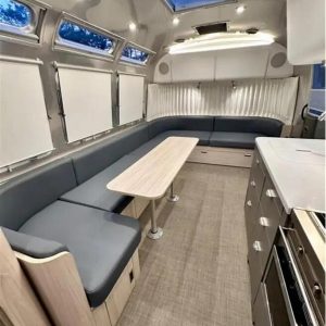 2022 Airstream Globetrotter 30RB TWIN