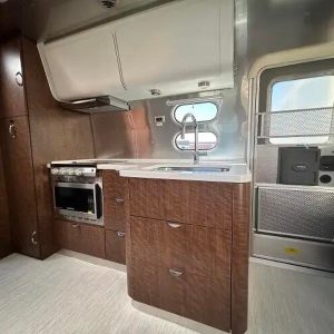 2024 Airstream GLOBETROTTER 27FB TWIN