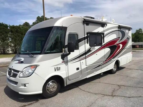 2012 Winnebago VIA 25Q