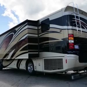 2013 American Coach Revolution 38S