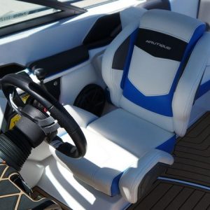 2019 Nautique 210