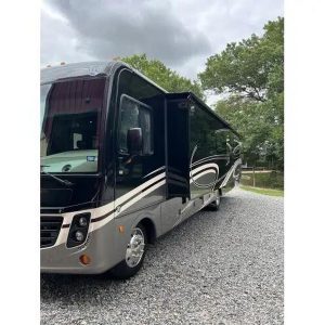 2018 Holiday Rambler NAVIGATOR® XE 36U