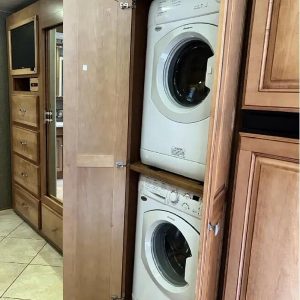 2013 Winnebago ADVENTURER 37F