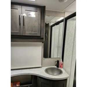 2022 Coachmen LEPRECHAUN PREMIER 298KB – FORD 450