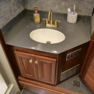 2013 American Coach Revolution 38S