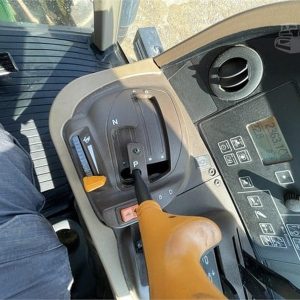 2005 JOHN DEERE 7820