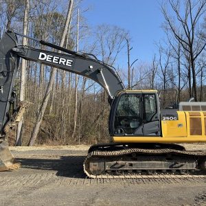 2019 DEERE Excavators 250G LC