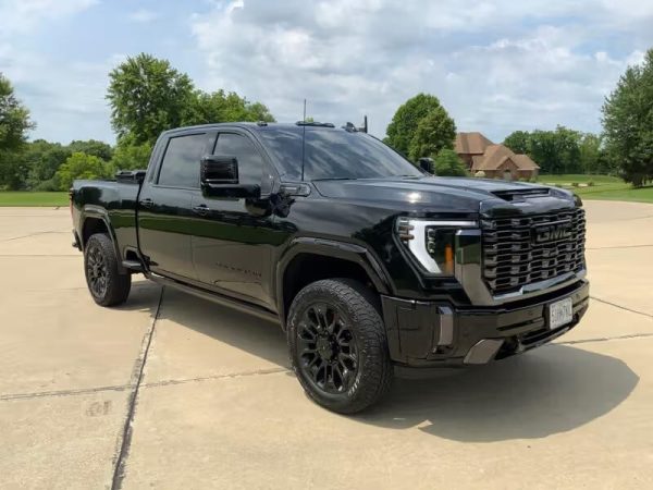 2024 GMC Sierra 2500 HD Crew Cab Denali