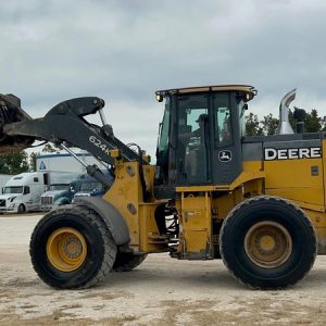 2014 DEERE Loaders 624K