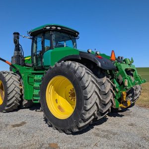 2015 JOHN DEERE Tractors 9420R