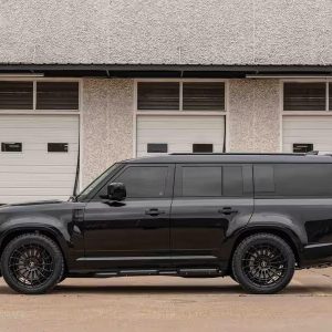 2025 Land Rover Defender 130 V8